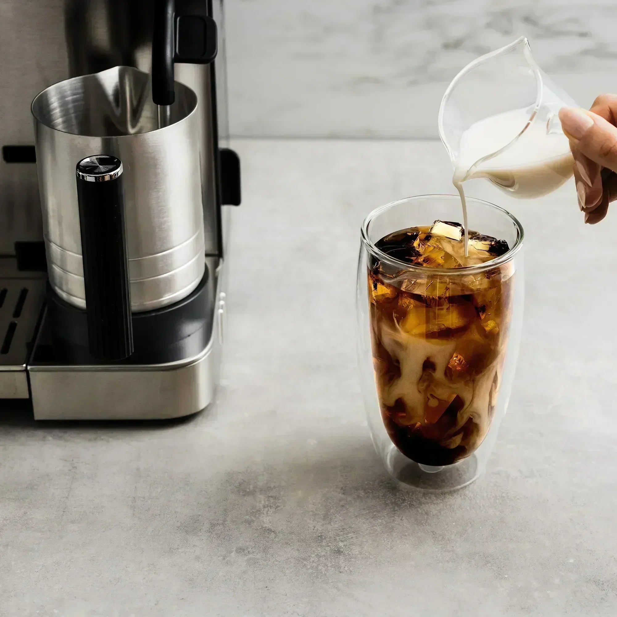 Hogyan készíts cold brew kávét percek alatt a Ninja segítségével